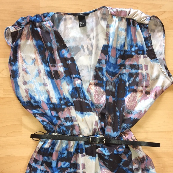 H&M printed Dress with ruffle bottom - Picture 2 of 4